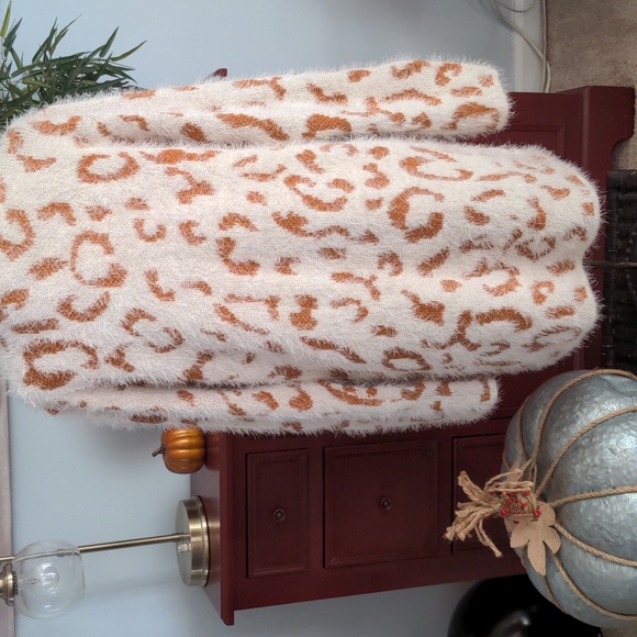 NWT Janice Apparel Leopard Print Cardigan - Picture 4 of 5